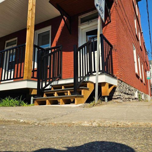 photo de l'installation de marches extérieur avec