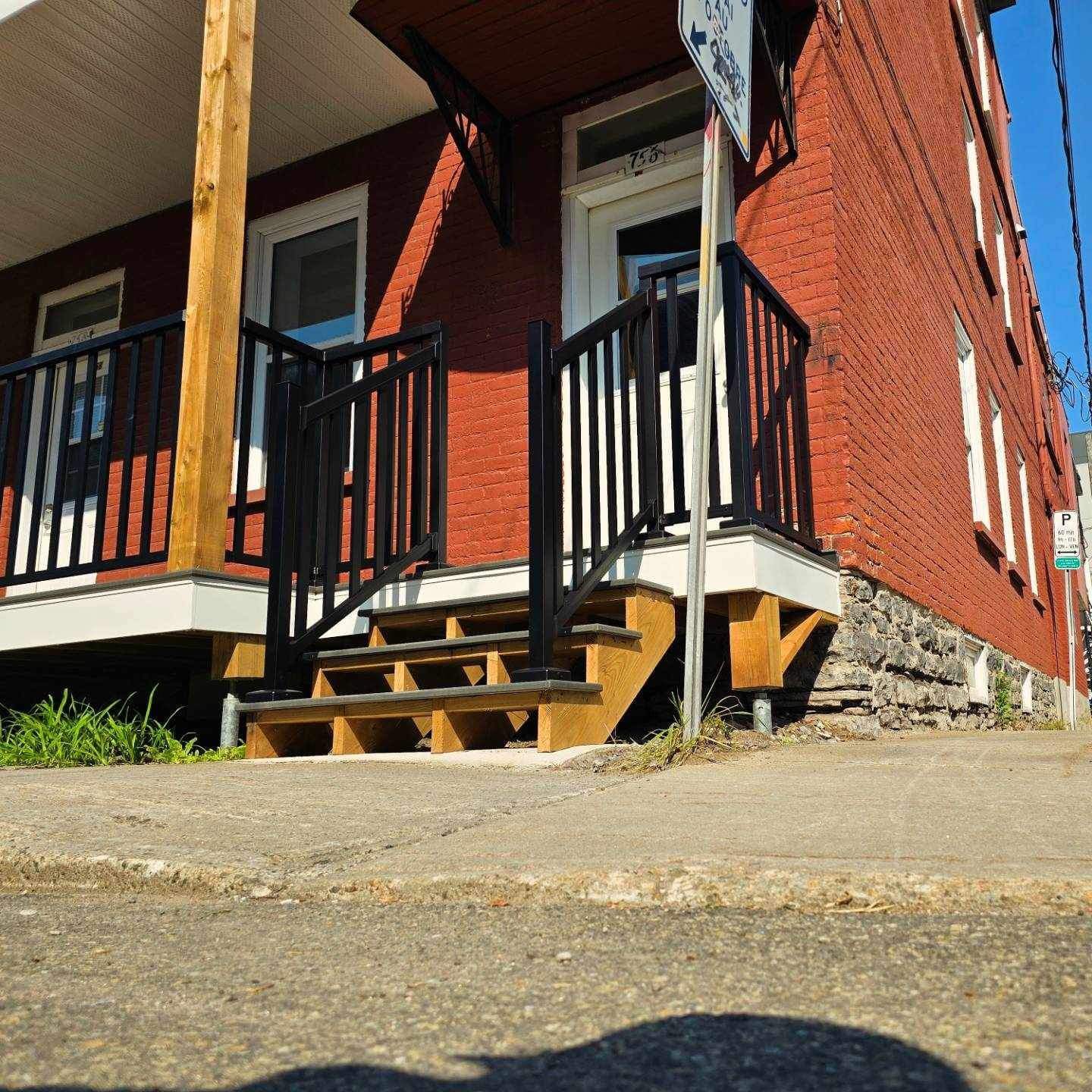 photo de l'installation de marches extérieur avec 