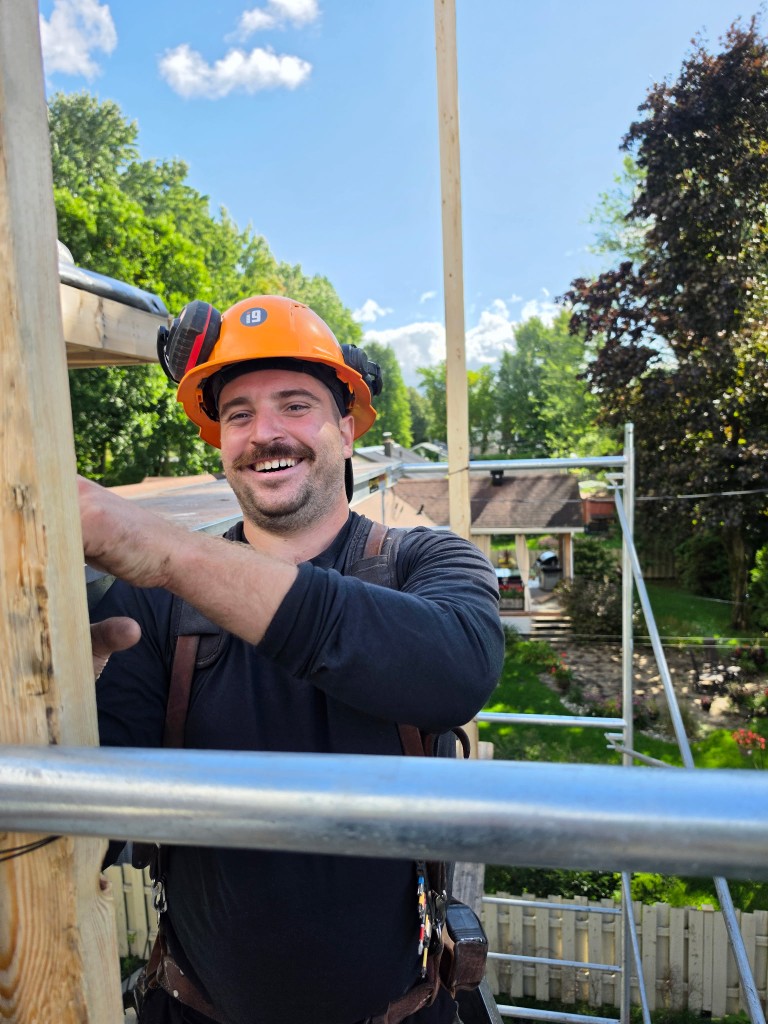 François, charpentier-menuisier chez i9 Construction